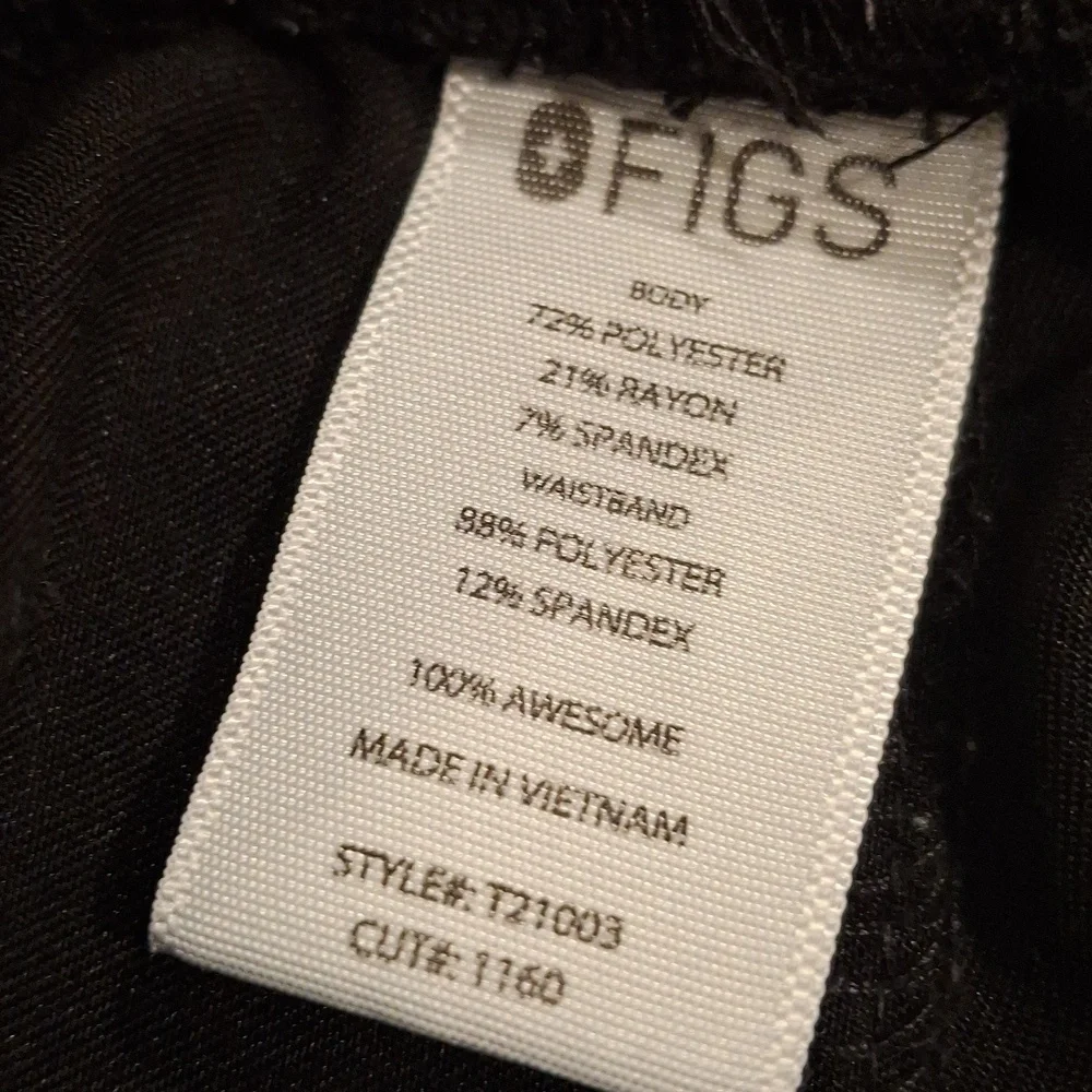 Figs Set of Black Livingston Scrub Pants & Casma Top Size XS - Picture 12 of 12